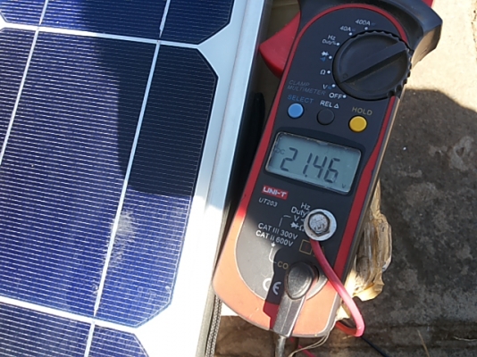 แผงโซล่าเซลล์100wพร้อมเครื่องชาร์จ20a.ของใหม่ราคาโรงงาน แผงโซล่าเซลล์100wพร้อมเครื่องชาร์จ20a.ของใหม่ราคาโรงงาน