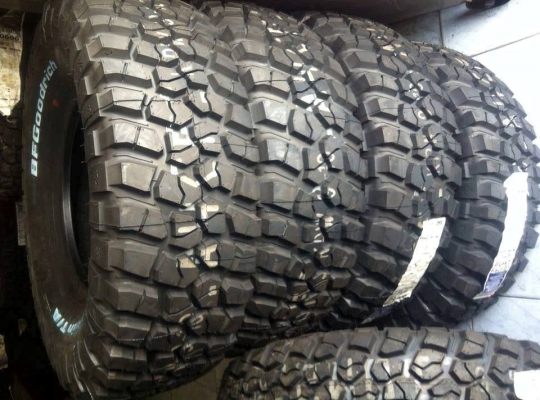 BF Goodrich Mud-terrain KM2 ขนาด 31 10.5 r15 ยางใหม่ปี13