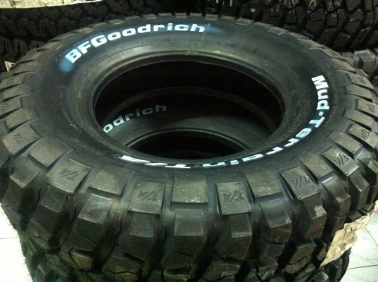 BF Goodrich Mud-terrain KM2 ขนาด 31 10.5 r15 ยางใหม่ปี13