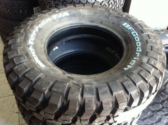 BF Goodrich Mud-terrain KM2 ขนาด 31 10.5 r15 ยางใหม่ปี13