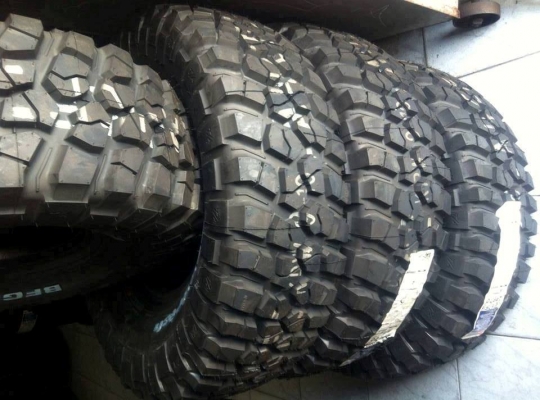 BF Goodrich Mud-terrain KM2 ขนาด 31 10.5 r15 ยางใหม่ปี13