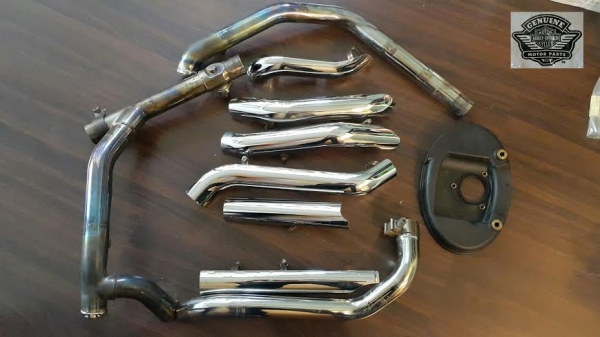 ท่อไอเสีย HARLAY DAVIDSONรุ่นROADKING ปี2008