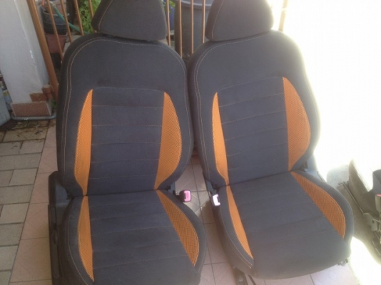 เบาะญี่ปุ่นเเท้สภาพสวยๆไม่มีขาดไม่มีล้มผ้าชามัวสวยๆคู่ละ