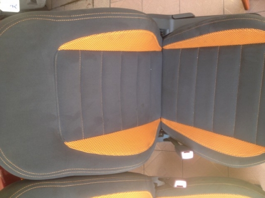 เบาะญี่ปุ่นเเท้สภาพสวยๆไม่มีขาดไม่มีล้มผ้าชามัวสวยๆคู่ละ