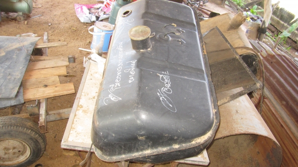 ขายถังน้ำมันรถฮีโน่ ถังใหญ่สภาพดีซื้อมาไม่ได้ใช้ขอขายต่อ