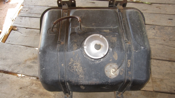 ขายถังน้ำมันรถฮีโน่ สภาพดีซื้อมาไม่ได้ใช้ขอขายต่อ