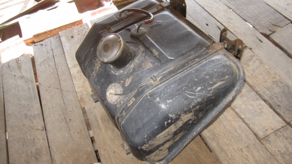 ขายถังน้ำมันรถฮีโน่ สภาพดีซื้อมาไม่ได้ใช้ขอขายต่อ