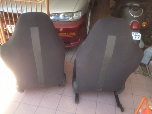 เบาะญี่ปุ่นสวยๆสภาพดีไม่มีขาดพร้อมรางเอาไปเเปลงใส่ได้ทุกรุ่นคู่ละ