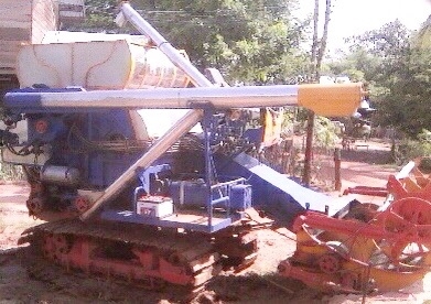 ขายด่วน รถเกี่ยวข้าวไทยเจริญการช่าง รถสภาพดีมากครับพร้อมใช้งานได้เลย เครื่องยนต์ 220 HP ISUZU 6HH1 เทอร์โบ เครื่องแน่นแรงดีสุดๆครับ อุ้มขวาปรับระดับ 2.5 ตัน ปั๊มไดกิ้นเบอร์ 22 ช่วงล่างตัวเดิน 10 แน่นดีสภาพดีพร้อมใช้งาน ราคาต่อรองได้ครับ