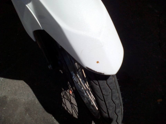 ขาย YAMAHA SPARK 135 i สตาร์ทมือ เครื่องดี ชุดสีรอยล้มข้างขวาหน่อย เล่มพร้อมโอน