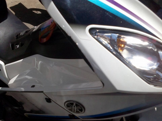 ขาย YAMAHA SPARK 135 i สตาร์ทมือ เครื่องดี ชุดสีรอยล้มข้างขวาหน่อย เล่มพร้อมโอน