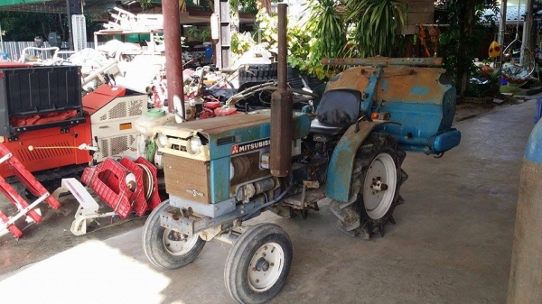 รถไถพรวนดินนั่งขับ  MITSUBISHI  รุ่น MD1500 ขนาด 15 แรง  เก่าญี่ปุ่น สภาพพร้อมใช้งาน  เครื่องยนต์แรงและติดง่าย คุณภาพดี