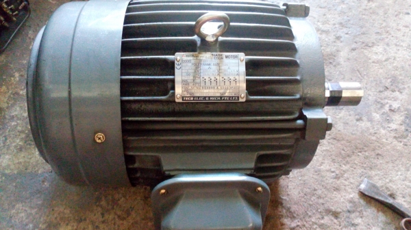ขาย !! มอเตอร์7.5แรง3สาย TECOรอบ1430 สภาพเดิม พร้อมใช้งาน