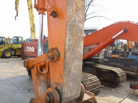 ขายด่วน HITACHI  ZX200-3  ปี2011 นำเข้าจากญี่ปุ่น สภาพสวย เครื่องปั้มดี มีกล้องหลัง กำลังเดินทางถึงไทยต้นเดือนกรกรกฎาคมค่ะ