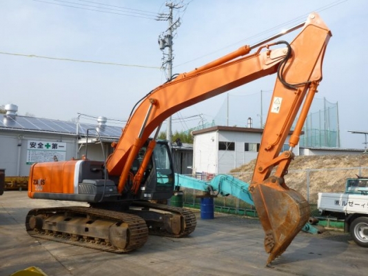 ขายด่วน HITACHI  ZX200-3  ปี2011 นำเข้าจากญี่ปุ่น สภาพสวย เครื่องปั้มดี มีกล้องหลัง กำลังเดินทางถึงไทยต้นเดือนกรกรกฎาคมค่ะ