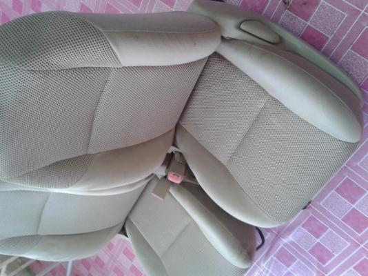 เบาะคู่หน้าโตโยต้าวีโก้มีตัวปรับเบาะครับ