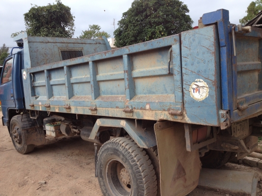 ขายหกล้อดั้มพ์ Isuzu รุ่น NPR59L ขายหกล้อดั้มพ์ Isuzu รุ่น NPR59L