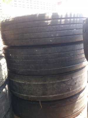 ขายเหมายางบริดสโตน 6 ล้อ10 ขนาด 750-15, 825-16, 1000-20, 1000R20 จำนวน 50 เส้น เหมาทั้งหมด 35000 ครับ สนใจโทรมาได้ครับ