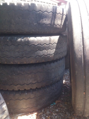 ขายเหมายางบริดสโตน 6 ล้อ10 ขนาด 750-15, 825-16, 1000-20, 1000R20 จำนวน 50 เส้น เหมาทั้งหมด 35000 ครับ สนใจโทรมาได้ครับ