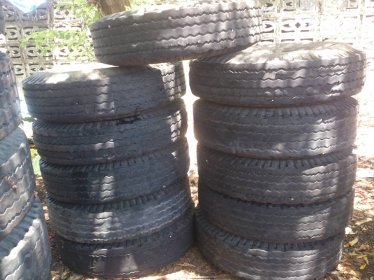 ขายเหมายางบริดสโตน 6 ล้อ10 ขนาด 750-15, 825-16, 1000-20, 1000R20 จำนวน 50 เส้น เหมาทั้งหมด 35000 ครับ สนใจโทรมาได้ครับ