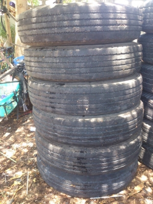 ขายเหมายางบริดสโตน 6 ล้อ10 ขนาด 750-15, 825-16, 1000-20, 1000R20 จำนวน 50 เส้น เหมาทั้งหมด 35000 ครับ สนใจโทรมาได้ครับ