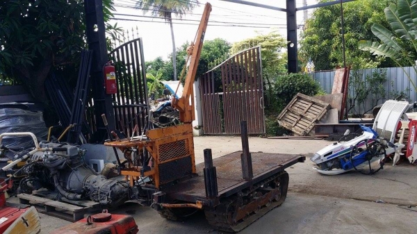 เครนยกของแทรคยาง เครื่องยนต์ MITSUBISHI รุ่น G710L เก่าญี่ปุ่น สภาพพร้อมใช้งาน