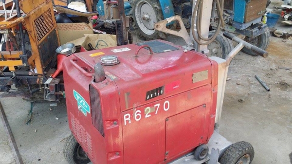 เครื่องยนต์ติดไฟสอร์ตไล้ท์ ล้อยางลม ติดไฟสปอร์ตไล้ท์ 4 ดวง  KINOMATE รุ่น R6270 เก่าญี่ปุ่น