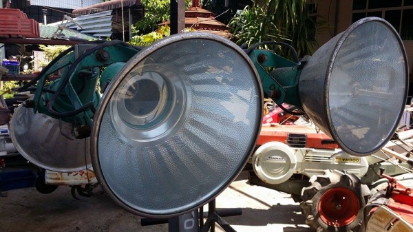 เครื่องยนต์ติดไฟสอร์ตไล้ท์ ล้อยางลม ติดไฟสปอร์ตไล้ท์ 4 ดวง  KINOMATE รุ่น R6270 เก่าญี่ปุ่น