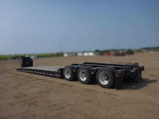 หางเทรลเลอร์ 2014 FONTAINE MAGNITUDE 55MX 55 Ton Lowboy สภาพดีพร้อมใช้งาน เอกสารพร้อม เครื่องจักรนำเข้าจากต่างประเทศ สนใจติดต่อ 081-981-9339 (คุณบุ๋ม)