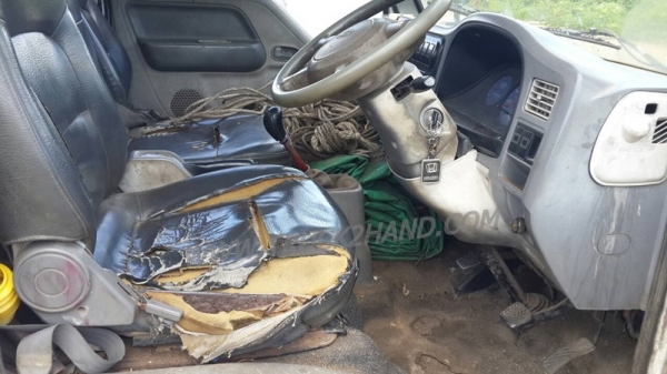 รถบรรทุก 4 ล้อ ข้างเสริม ยี่ห้อ KIA รั้วเหล็ก