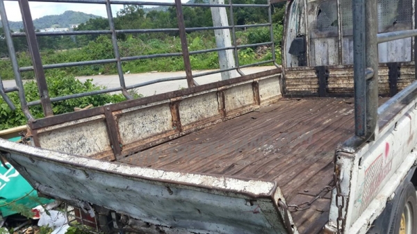 รถบรรทุก 4 ล้อ ข้างเสริม ยี่ห้อ KIA รั้วเหล็ก