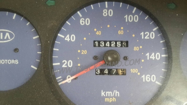 รถบรรทุก 4 ล้อ ข้างเสริม ยี่ห้อ KIA รั้วเหล็ก