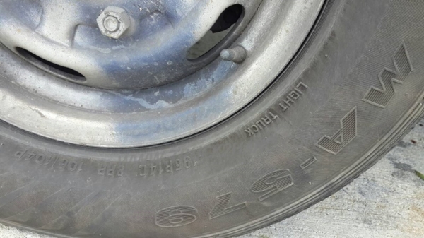 รถบรรทุก 4 ล้อ ข้างเสริม ยี่ห้อ KIA รั้วเหล็ก