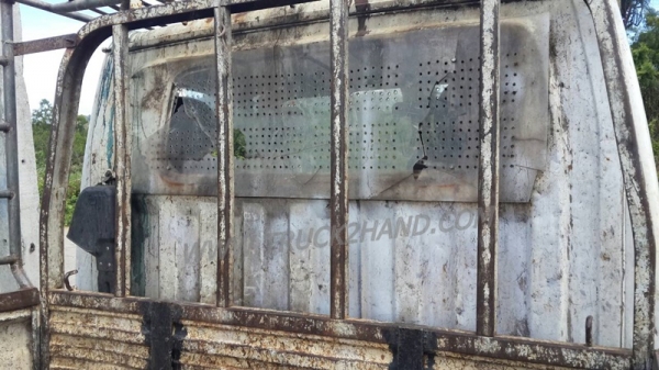 รถบรรทุก 4 ล้อ ข้างเสริม ยี่ห้อ KIA รั้วเหล็ก