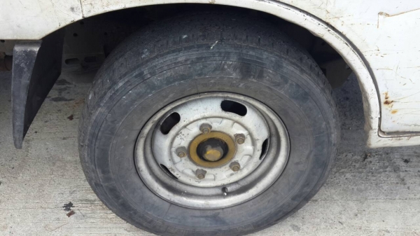 รถบรรทุก 4 ล้อ ข้างเสริม ยี่ห้อ KIA รั้วเหล็ก