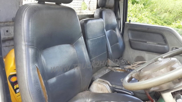 รถบรรทุก 4 ล้อ ข้างเสริม ยี่ห้อ KIA รั้วเหล็ก