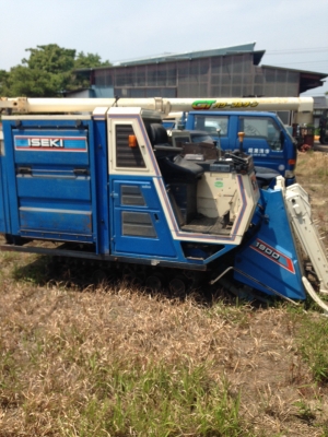 ขายรถเกี่ยวข้าว ISeki จากญี่ปุ่นสภาพเดิมๆ