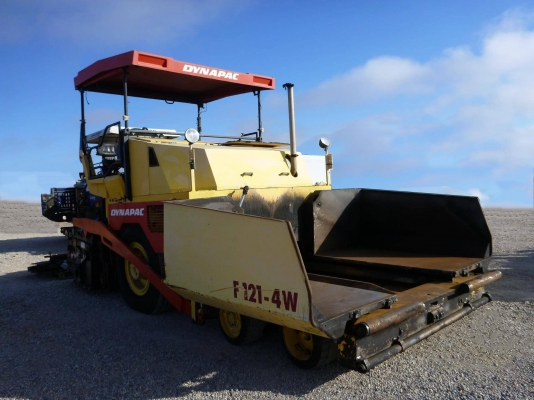 รถปูยาง 2007 Dynapac F121-4W Asphalt Paver สภาพดีพร้อมใช้งาน เอกสารพร้อม เครื่องจักรนำเข้าจากต่างประเทศ สนใจติดต่อ 081-981-9339 (คุณบุ๋ม)