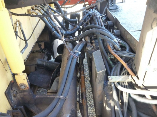 รถปูยาง 2007 Dynapac F121-4W Asphalt Paver สภาพดีพร้อมใช้งาน เอกสารพร้อม เครื่องจักรนำเข้าจากต่างประเทศ สนใจติดต่อ 081-981-9339 (คุณบุ๋ม)