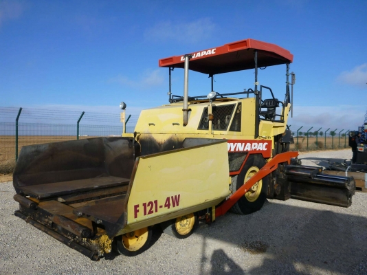 รถปูยาง 2007 Dynapac F121-4W Asphalt Paver สภาพดีพร้อมใช้งาน เอกสารพร้อม เครื่องจักรนำเข้าจากต่างประเทศ สนใจติดต่อ 081-981-9339 (คุณบุ๋ม)