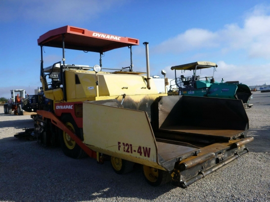 รถปูยาง 2007 Dynapac F121-4W Asphalt Paver สภาพดีพร้อมใช้งาน เอกสารพร้อม เครื่องจักรนำเข้าจากต่างประเทศ สนใจติดต่อ 081-981-9339 (คุณบุ๋ม)