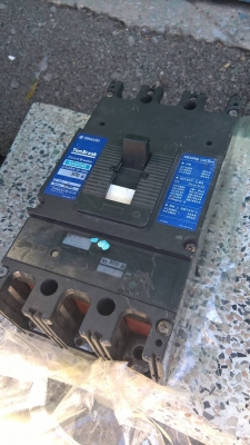 เบรกเกอร์ 300A ราคาถูก เบรกเกอร์ 300A ราคาถูก