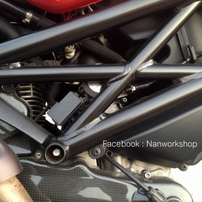 ขาย DUCATI MONSTER 1100 S สีแดง (สีเดิมทั้งคัน) ปี  2013 - สภาพเดิม  - โช๊ค OHLINE คู่หน้า-หลัง  มีเอกสารสรรพสามิต รถสวย สภาพเทพ  ราคาขาย 330,000 บาท