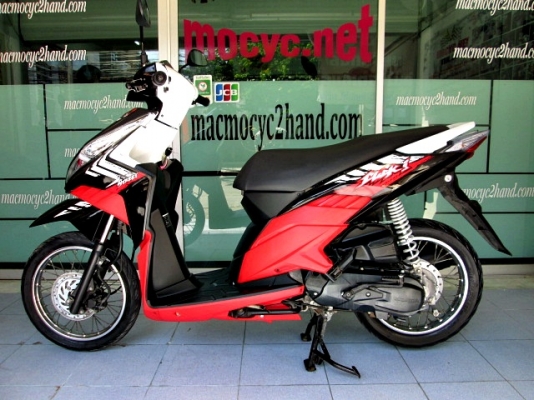click 110-i สีดำแดง รุ่นไมล์ขาว สีใหม่สวยยิ่งขึ้น สภาพสวยพร้อมใช้ รถเดือนมีนาคม ปี54 ไมล์ 9 พันโล ฟรีโอน แถม 5รายการ 21900
