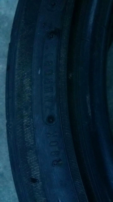 ยาง DUNLOP 215/45/17 ปี11 สวยๆ 4 เส้น