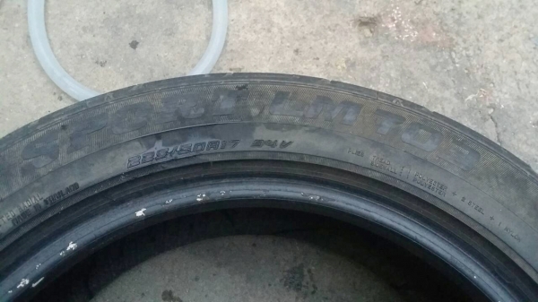 ยาง DUNLOP LM 703  225/50/17 ปี11  3 เส้น