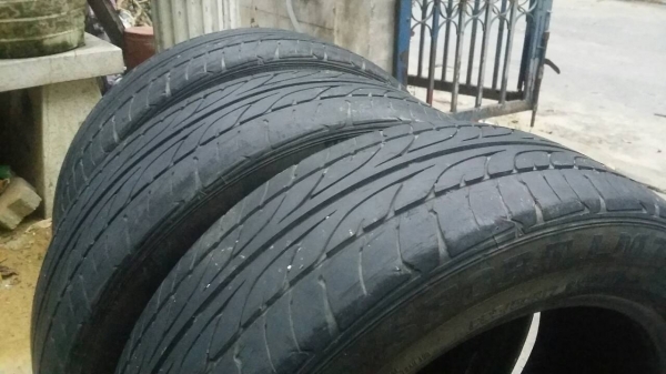 ยาง DUNLOP LM 703  225/50/17 ปี11  3 เส้น