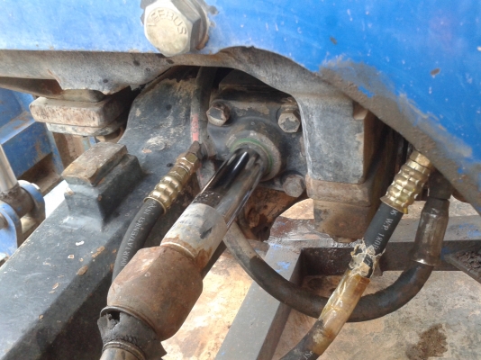 ขาย 6610เสื้อลาย สองเพลา คานหน้าคาราโร่ ดุมเรียบ พร้อมดันหน้าหางไถ เล่มทะเบียน