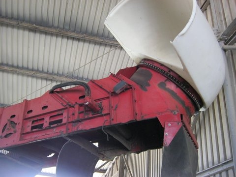 ขายรถตัดอ้อยมือสอง ออสทอฟ ปี2001 นำเข้าจากอเมริกา รัฐหลุยซ์เซียน่า ขายรถตัดอ้อยมือสอง ออสทอฟ ปี2001 นำเข้าจากอเมริกา รัฐหลุยซ์เซียน่า