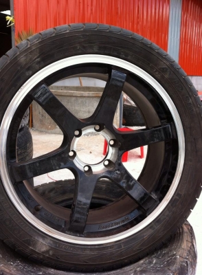 แม็กสวยๆครับ20*9.0ยางโยโกครับ